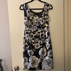 White House Black Market Black/White Floral Dress